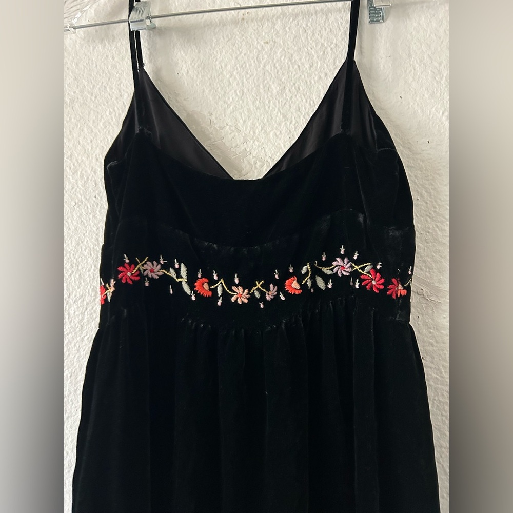 DKNY | Y2K Black Velvet Floral Embroidered Boho Babydoll‎ Midi Dress Sz 6 - Picture 12 of 12